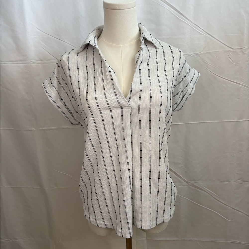 Flower & Feather White Striped Short Sleeve Blouse Button Back Small